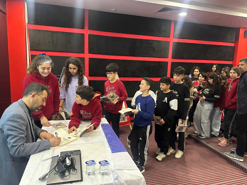 Kitaplar, yazarların ruhunun aynasıdır.