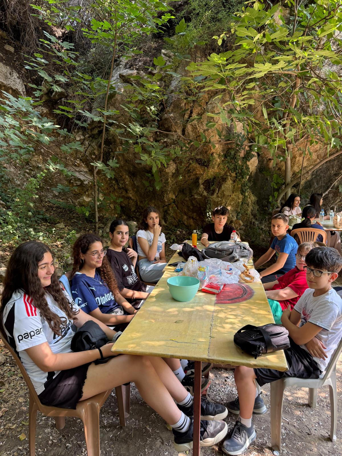 Ekin Koleji ortaokul öğrencileri, yıl sonu stresini atmak için Vadi Restoran'a pikniğe gitti