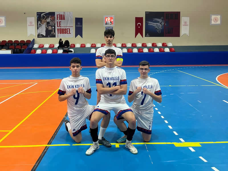 Okullar arası futsal yarışmalarında Genç A Futsal Takımımız
