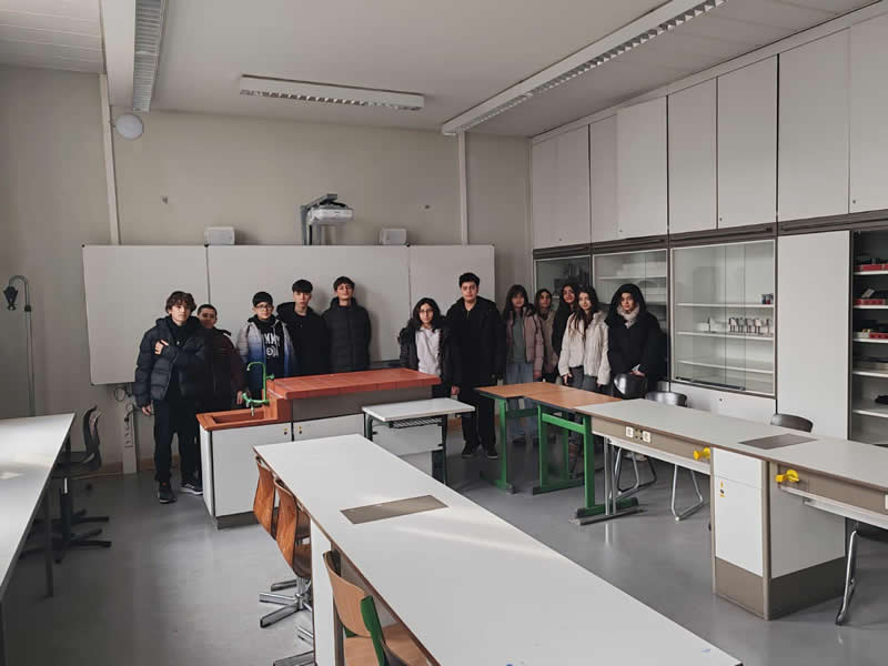 R. Veseli Schule’yi ziyaret ettik